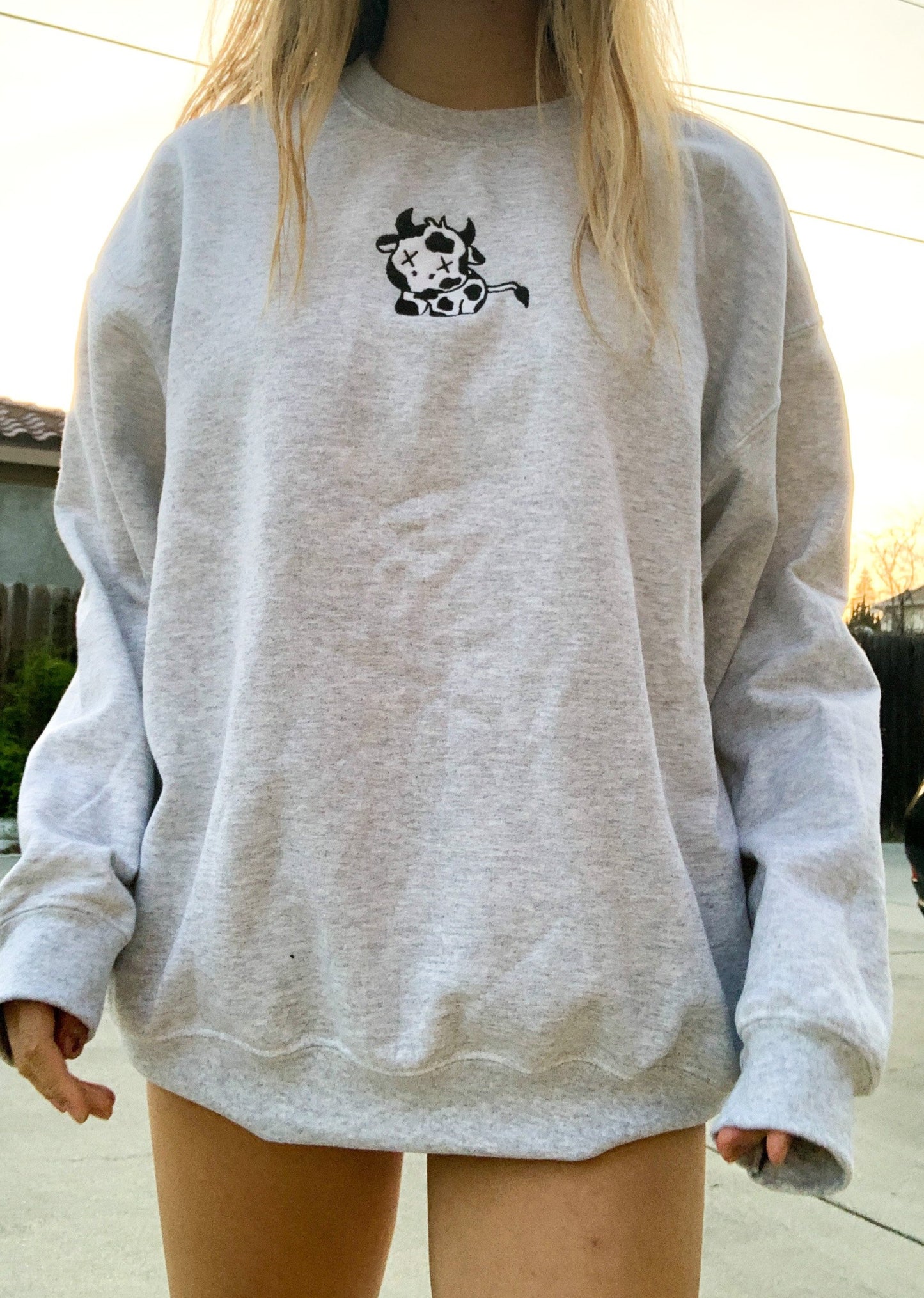 Regular Cow Embroidered Ash Sweatshirt