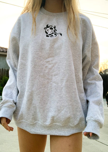 Regular Cow Embroidered Ash Sweatshirt