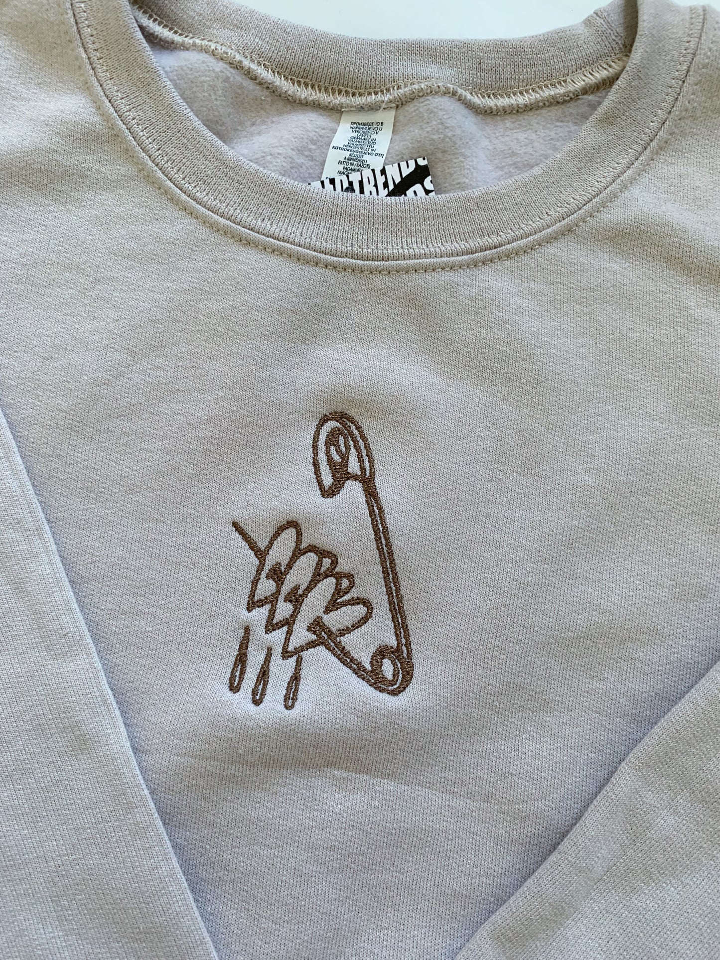 Scissor and Safety Pin Embroidered Set